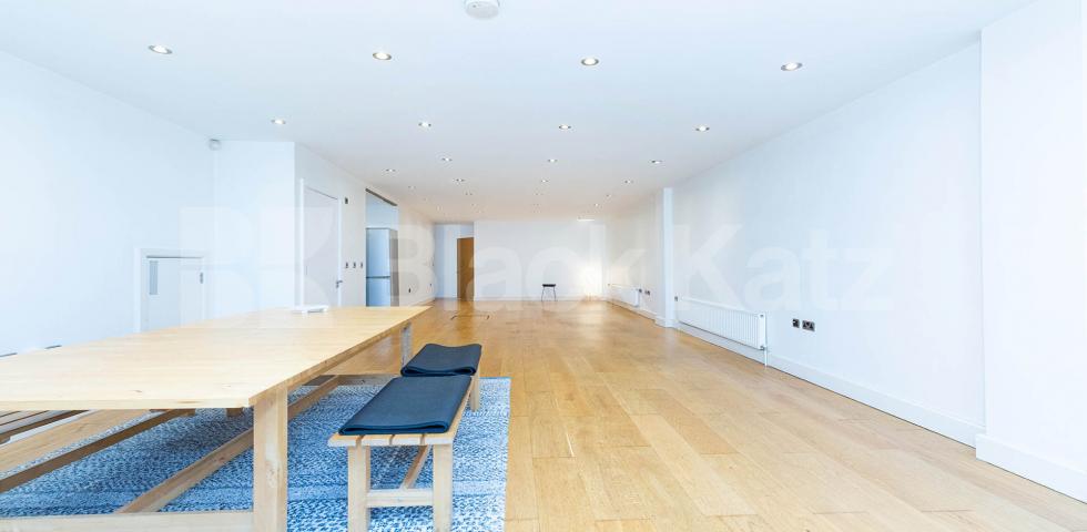 			2 Bedroom, 1 bath, 1 reception Apartment			 Bethnal Green Road, BETHNAL GREEN /HACKNEY